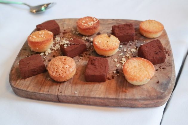 The Gun, Docklands in London - Petit Fours