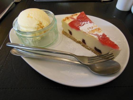 Bo Peep Restaurant Chelsfield in Bromley, Kent - Raspberry and White Chocolate Cheesecake