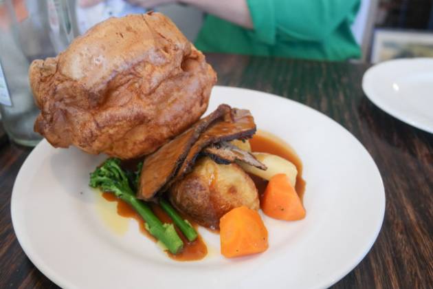 Botley Hill Farmhouse, Warlingham in Surrey - Children's Roast B