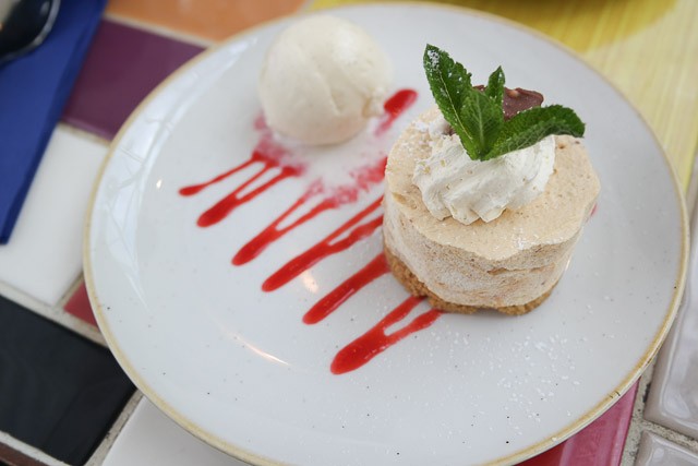 Honeycomb Cheesecake - The Bulls Head Hotel, Bromley