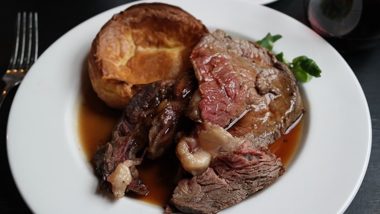 Roast Beef - Bel and Dragon in Kingsclear, Newbury