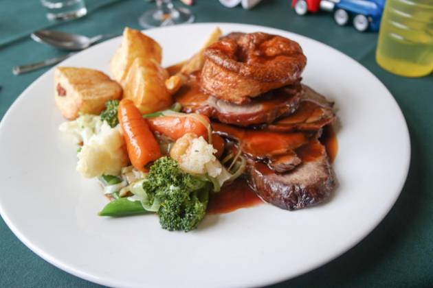 The Snail, Sevenoaks - Mixed Roast Lamb and Beef
