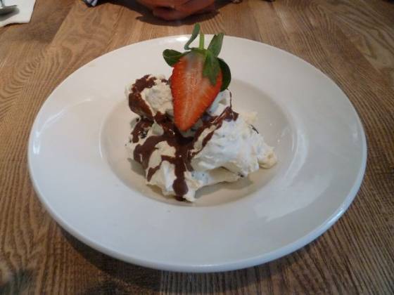 The Plough Inn, Eynsford - Eton Mess The Plough Inn, Eynsford - Eton Mess